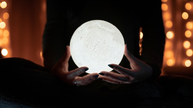 How to Become a Psychic Entertainer and Create Spectacular Shows