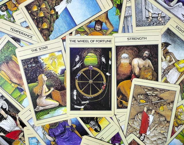 Hiring a Tarot Reader is the Best Thing for a Party