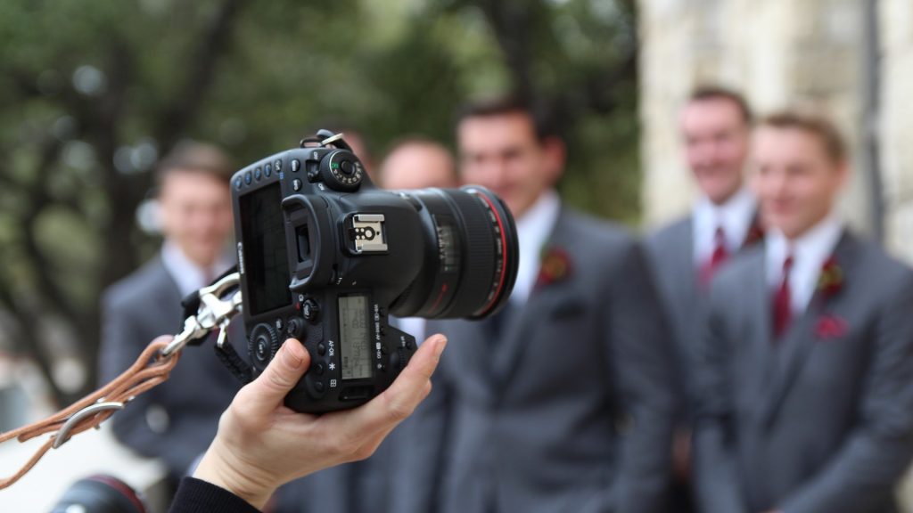 The Complete Guide to Becoming a Wedding Photographer