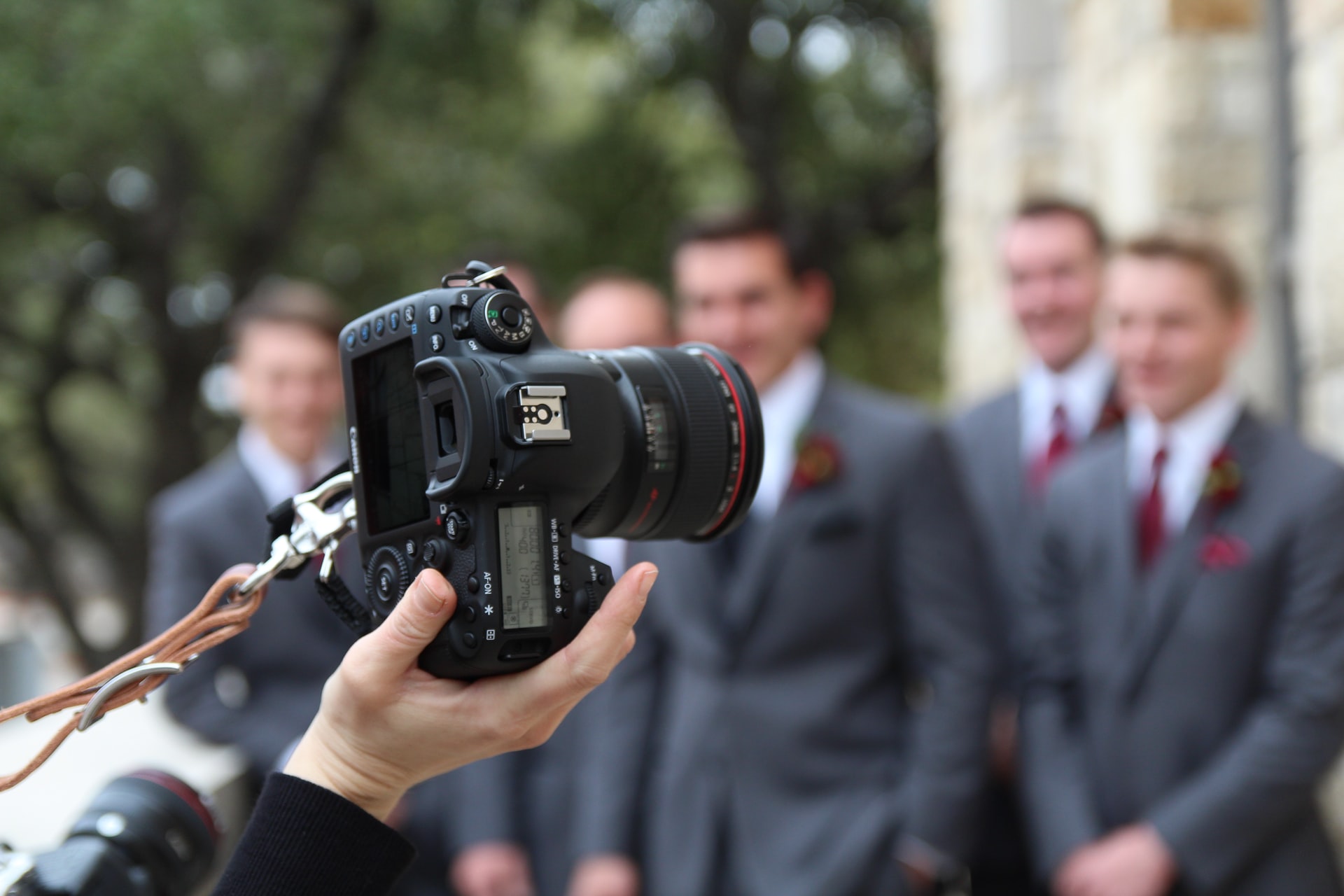 The Complete Guide to Becoming a Wedding Photographer