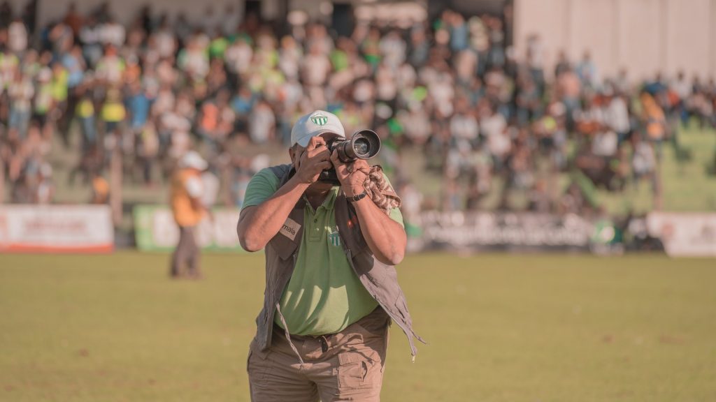 The Complete Guide to Becoming a Professional Sports Photographer.
