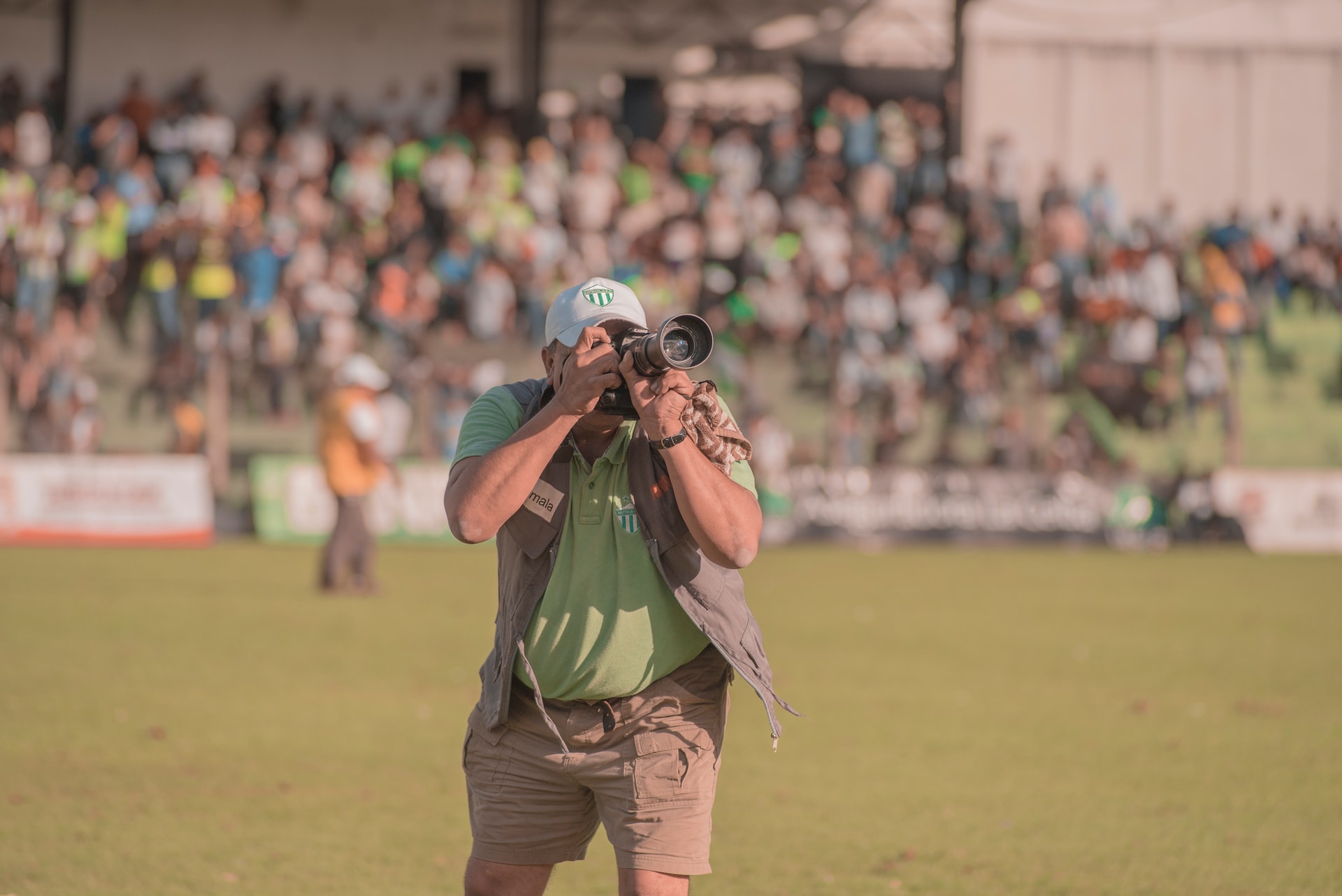 The Complete Guide to Becoming a Professional Sports Photographer.