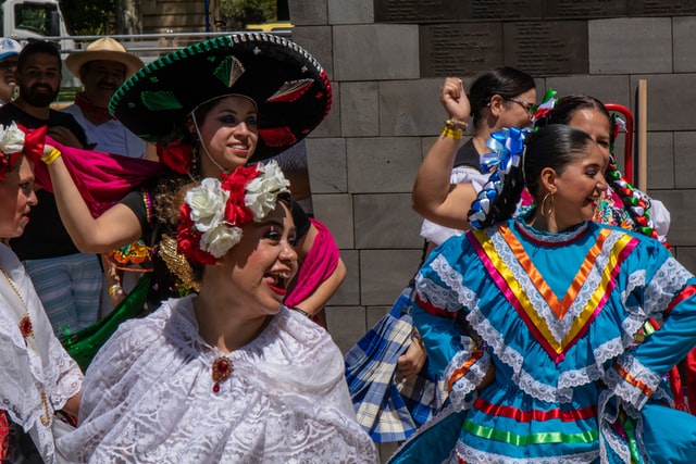 How to Become a Ballet Folkloric Dancer?