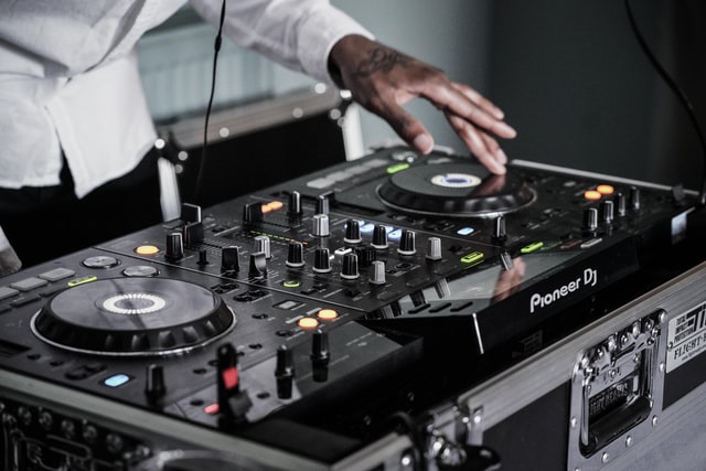 The Best Guide To Hiring A DJ